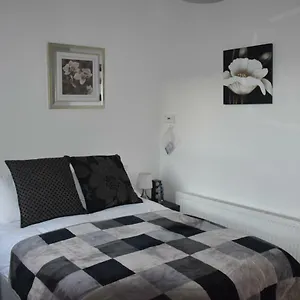 https://flat-g-r-59-erskine-street-aberdeen.hotelsaberdeenuk.com