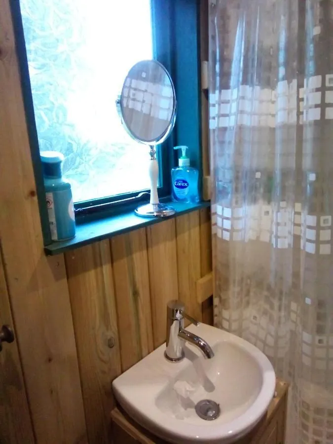 Lower Haven Shepherds Hut Bath