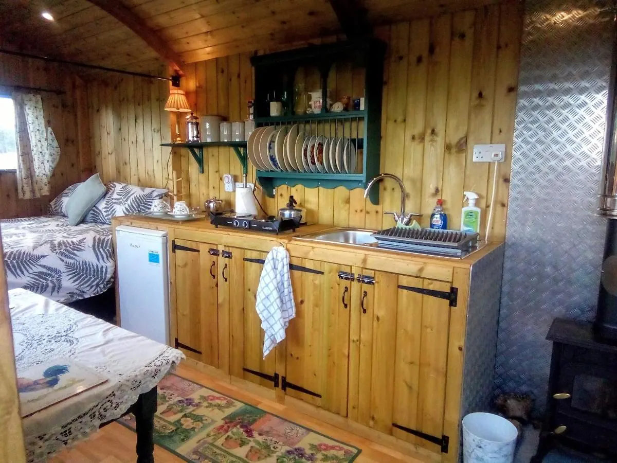 Lower Haven Shepherds Hut Bath
